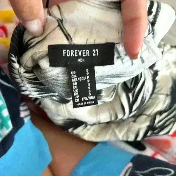 Feather Print Shirt - Picture 3 of 3